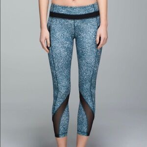 LULULEMON Sz 10 Inspire Tight ll  Luxtreme Pebble Print Zipper Pocket Leggings